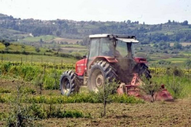 Στους δρόμους οι αγρότες