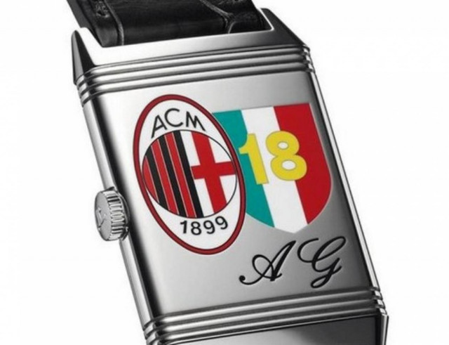 To Jaeger-LeCoultre Grande Reverso φόρεσε την φανέλα της Μίλαν