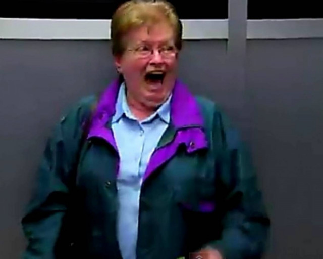 Πανέξυπνη φάρσα με... στοιχειωμένο ασανσέρ!