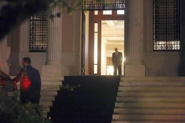 Μαξίμου: Μεγάλη η επιρροή των συντεχνιών στους βουλευτές...