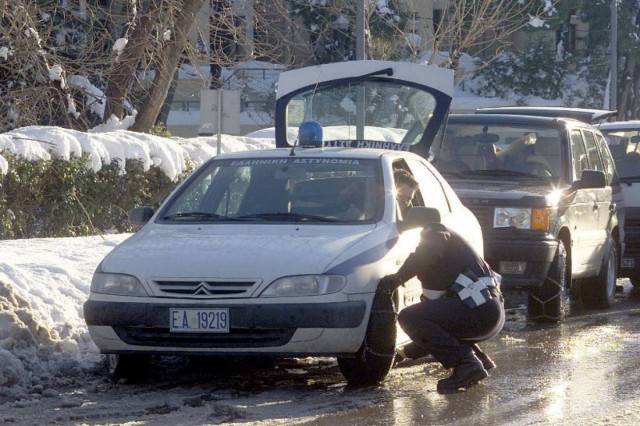 Διακοπές κυκλοφορίας και χρήση αντιολισθητικών αλυσίδων
