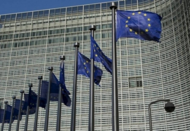 Η Κομισιόν διαψεύδει τα περί ειδικής Συνόδου για την Ελλάδα