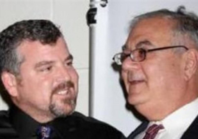 Ομοφυλόφιλος βουλευτής θα παντρευτεί  τον σύντροφό του