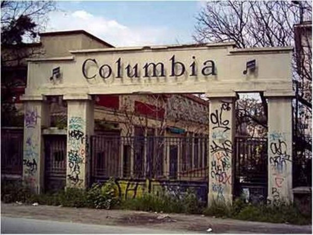 Αστυνομικό «ντου» στο κτίριο της Columbia