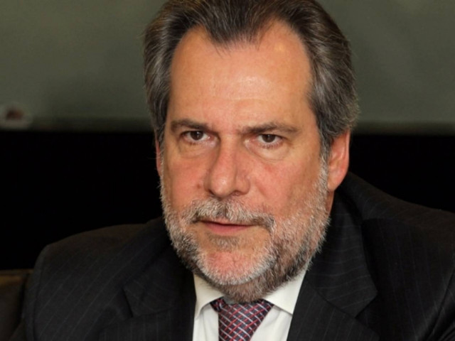 «Δίνουμε μάχη για τη χώρα και όχι για το συμφέρον του ΠΑΣΟΚ»