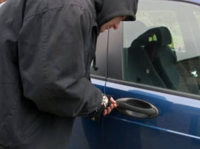 Σύλληψη ληστών αυτοκινήτων στη Γλυφάδα