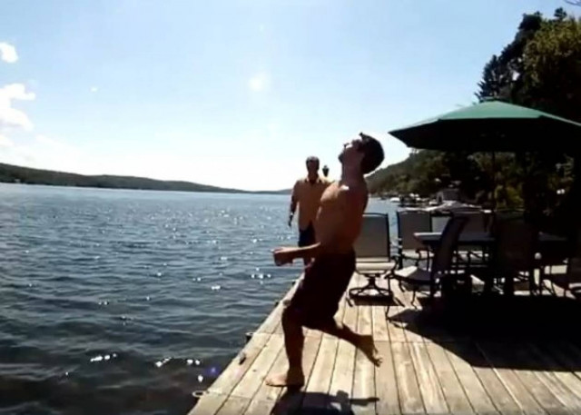 Έκανε μια τούμπα τη μέρα για ένα έτος