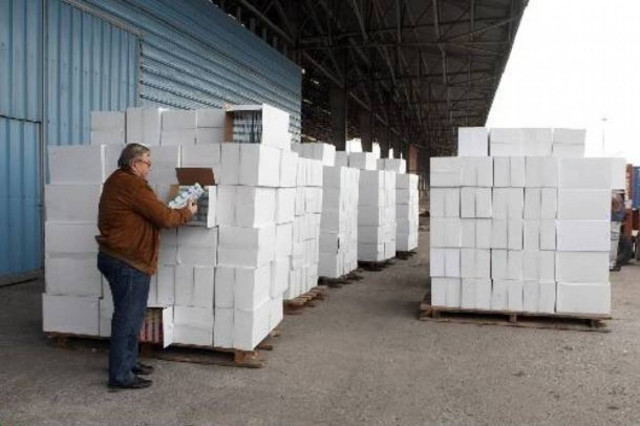 Αλλοδαποί μετέφεραν λαθραία πάνω από 26.000 πακέτα τσιγάρα