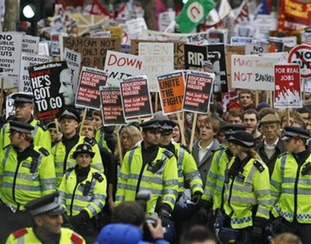 «Παραλύει» το Βέλγιο από τις απεργίες…