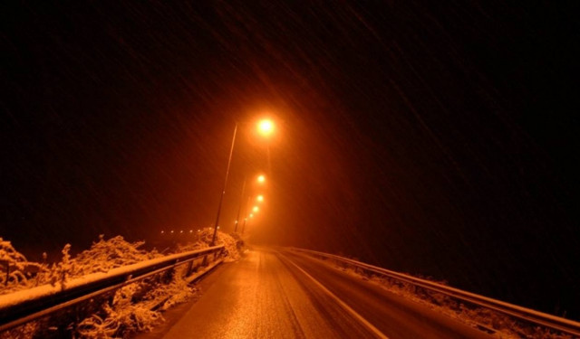 Σταμάτησε η κυκλοφορία στον περιφερειακό Πεντέλης