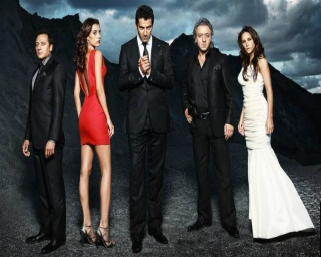 Ο Εζέλ επιστρέφει στον τόπο του εγκλήματος...