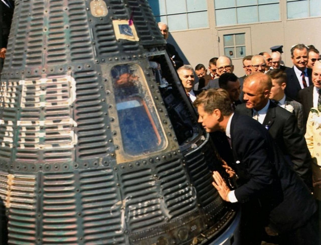 «Μυστικά» μηνύματα του Κένεντι για τα UFO