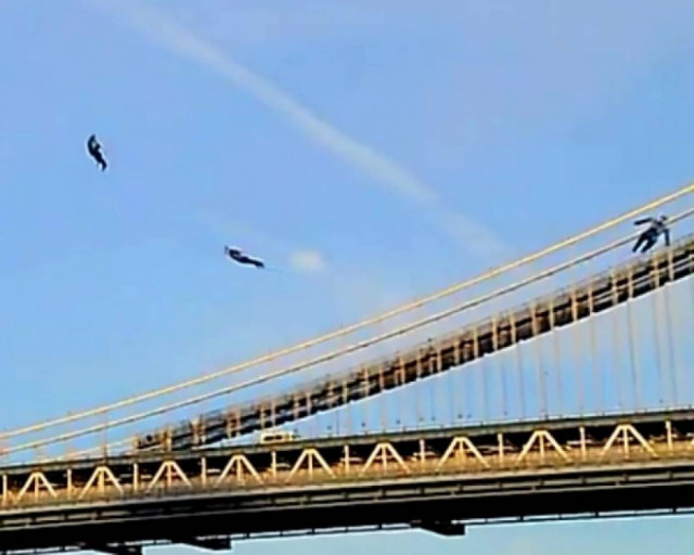 Πετούν άνθρωποι πάνω από την Νέα Υόρκη;