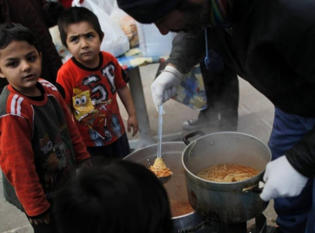 Spiegel: Καθυστέρησε το πρόγραμμα σιτισμού στα σχολεία