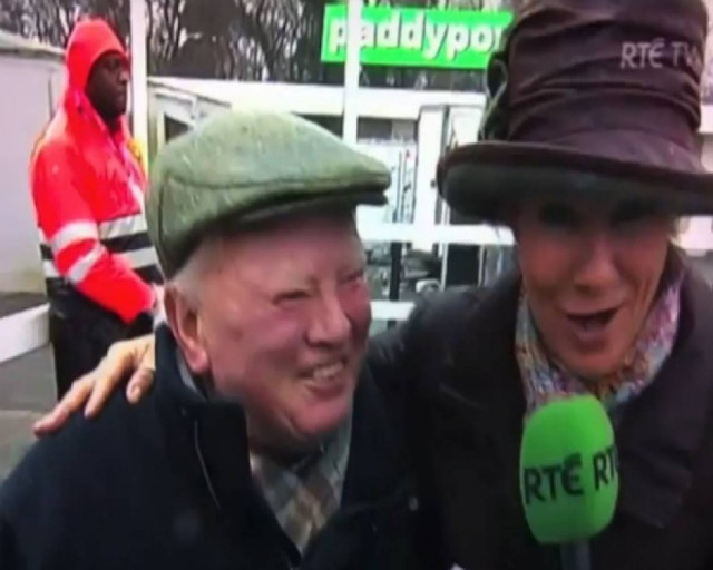 Παππούς δηλώνει σε δελτίο ειδήσεων ότι θα κάνει σεξ!