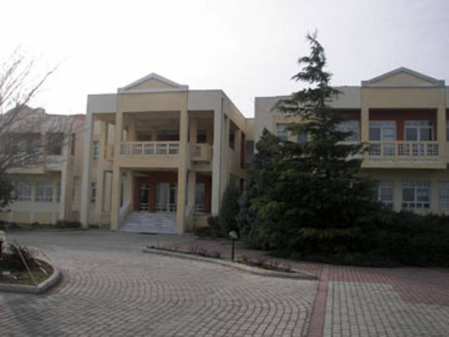 Φοιτητές δίνουν εξετάσεις στους -2 βαθμούς