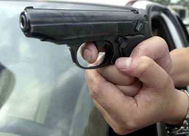 Πυροβολισμοί με τραυματίες έξω από νυχτερινό μαγαζί