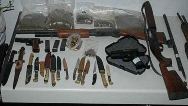 Έκρυβε στο σπίτι του οπλοστάσιο