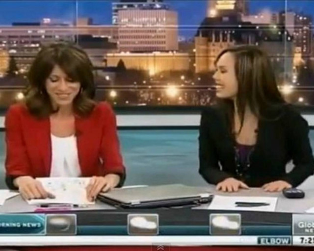 Τι συμβαίνει όταν δύο παρουσιάστριες μιλάνε για… λουκάνικα;