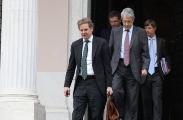 Σε εξέλιξη οι διαπραγματεύσεις πρωθυπουργού – τρόικας