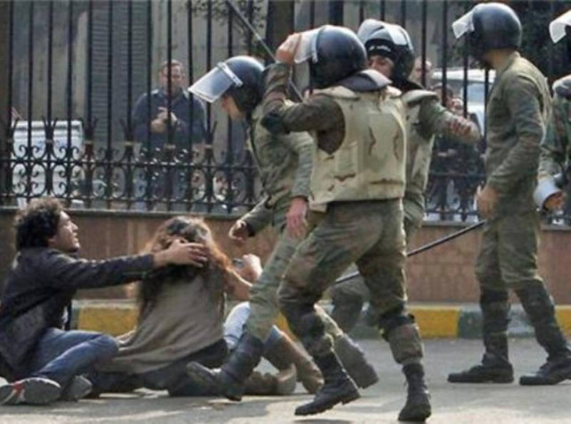 Δίχως τέλος οι συγκρούσεις στο Κάιρο