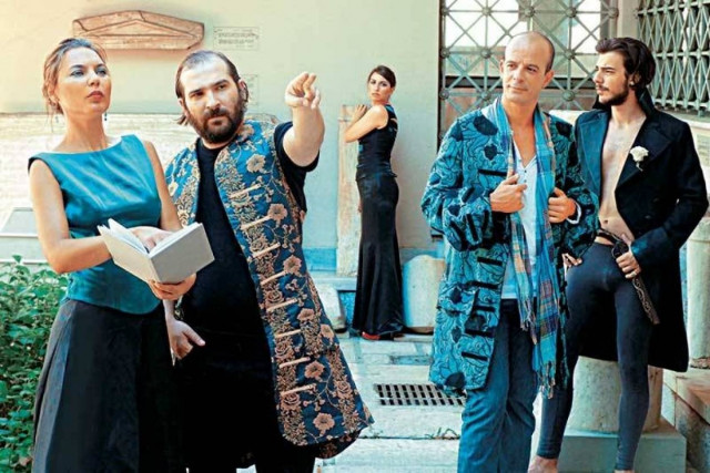 Dance me to the end of Greece 1… στο Μουσείο Μπενάκη