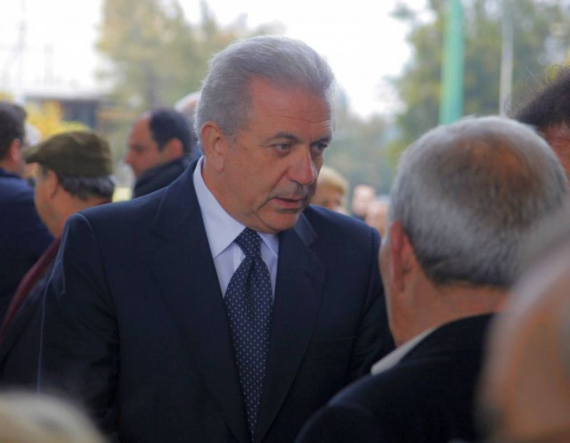 Γκρίνιες για τον Αβραμόπουλο και τις αναδιπλώσεις στη Ν.Δ.