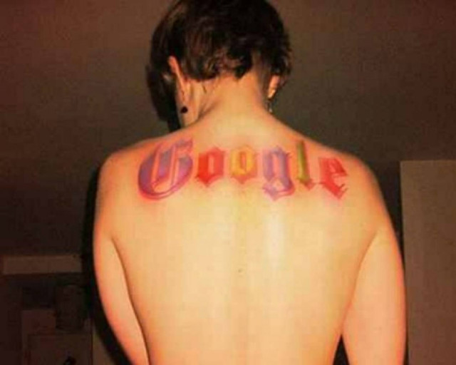 Έκαναν τατουάζ... τη Google και την Apple