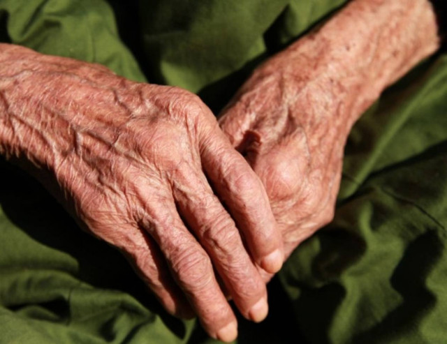 Θάνατος 76χρονου που ζούσε χρόνια σε ΙΧ