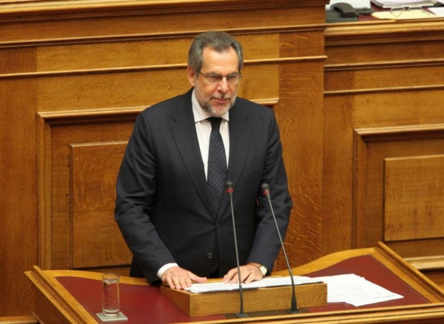 Στη Βουλή δικογραφία για τον Χρ. Παπουτσή