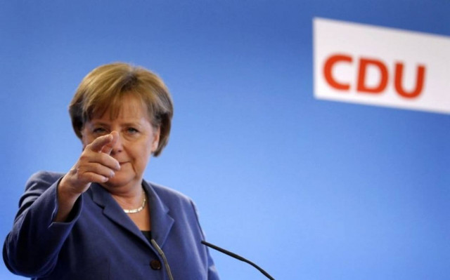 Η Μέρκελ πιέζει την Ελλάδα και κερδίζει ψηφοφόρους!