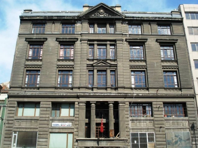 Το τουρκικό δημόσιο επιστρέφει τη Σχολή Γαλατά