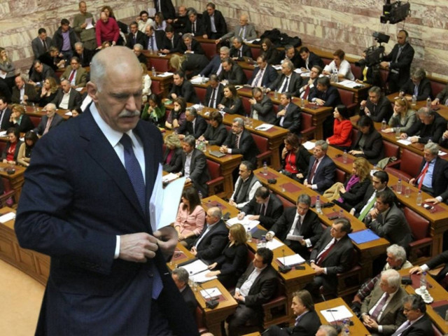 «Κόκκινη λίστα» με 50 βουλευτές του ΠΑΣΟΚ που απειλούν με καταψήφιση