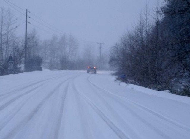 Τρία μέτρα το χιόνι στα ορεινά Τρικάλων