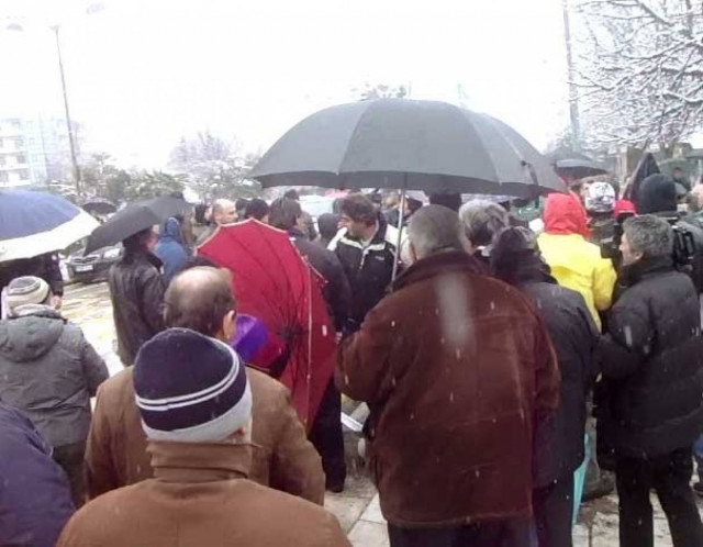 Επεισόδια στο συλλαλητήριο στα Τρίκαλα