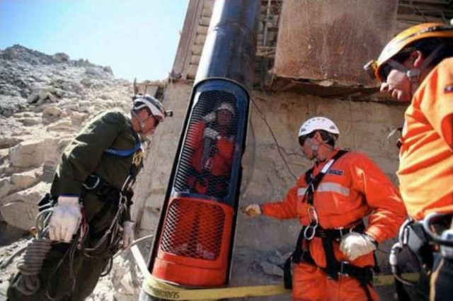 Στην Ευρώπη ο θάλαμος διάσωσης των 33 ανθρακωρύχων