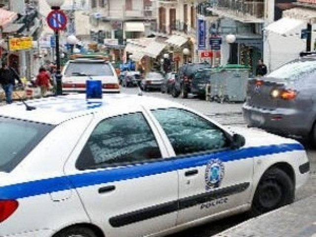 Τους πήραν με τις πέτρες  στη Λάρισα