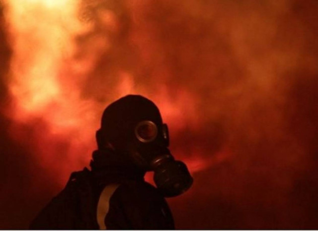 Η φλεγόμενη Αθήνα «καίει» τα διεθνή ΜΜΕ