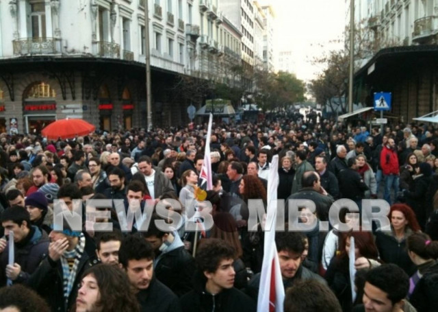Ξεκίνησε η συγκέντρωση του ΠΑΜΕ