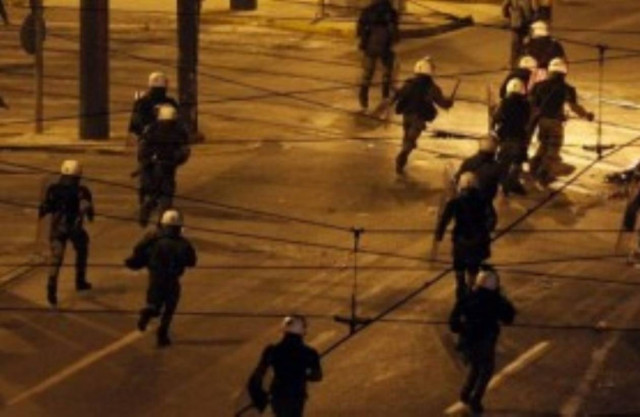 Διμοιρίες των ΜΑΤ στη Συγγρού