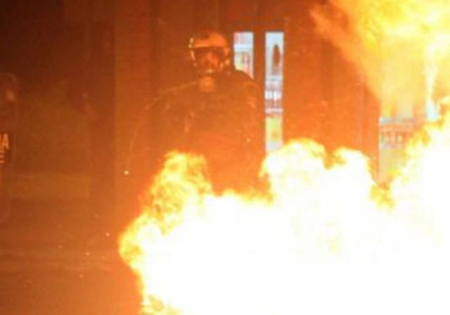 Eπίθεση  με μολότοφ στο Α.Τ Εξαρχείων