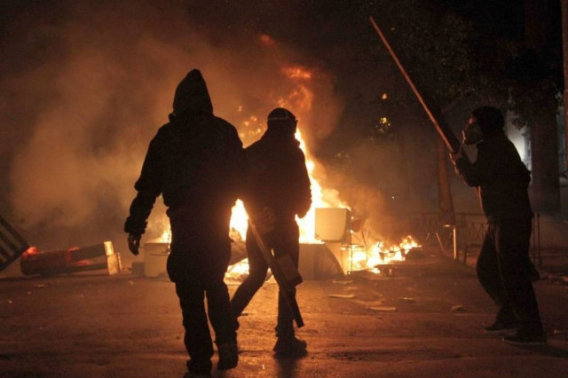 Πέντε δικογραφίες για τα χθεσινά επεισόδια