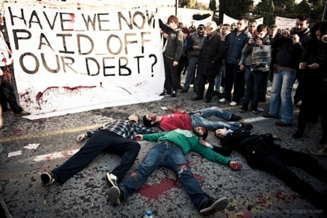 H Ελλάδα του μνημονίου μέσα από εικόνες