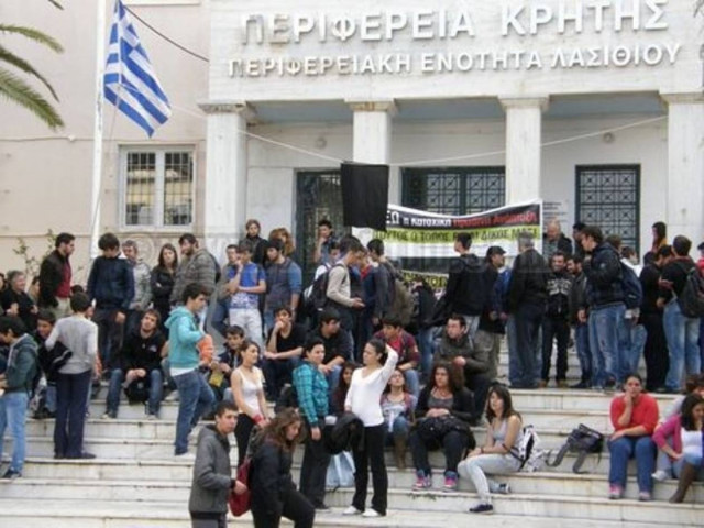 Παραμένουν υπό κατάληψη οι Αντιπεριφέρειες Χανίων και Λασιθίου