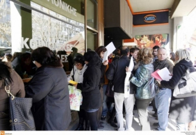 Το μεγάλο παζάρι για το κούρεμα στο επίδομα ανεργίας
