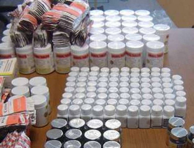 Πωλούσε αναβολικά μέσω ίντερνετ