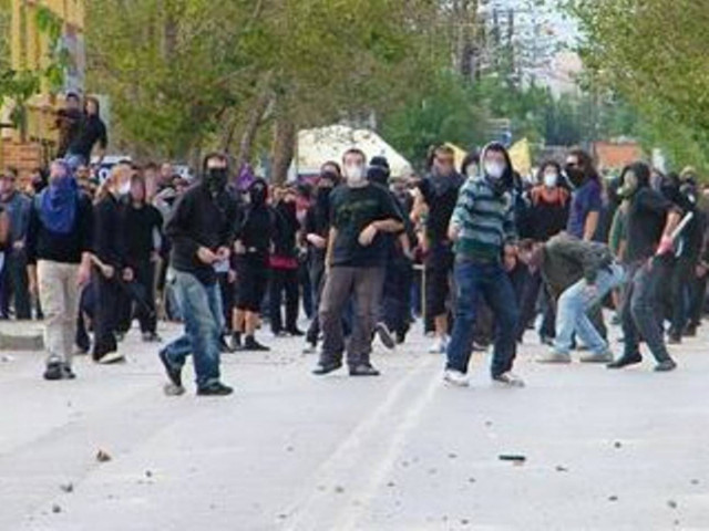 Νέα πορεία μαθητών με μικροεπεισόδια στο Ηράκλειο