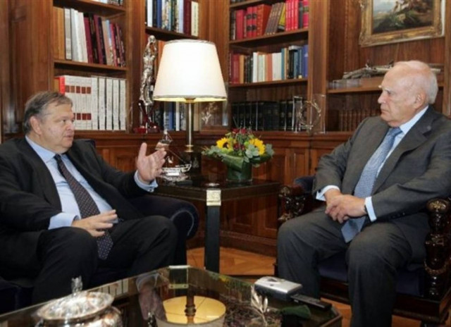 Ε. Βενιζέλος: «Θυσίες και περικοπές ή εθνική καταστροφή»