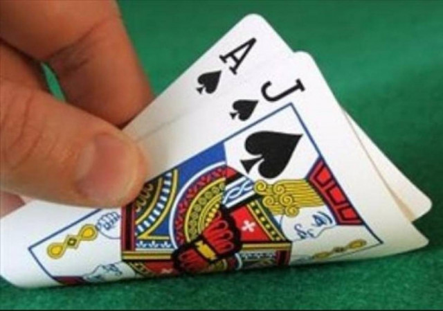 Έπαιζαν πόκα σε ίντερνετ- καφέ στα Βριλήσσια