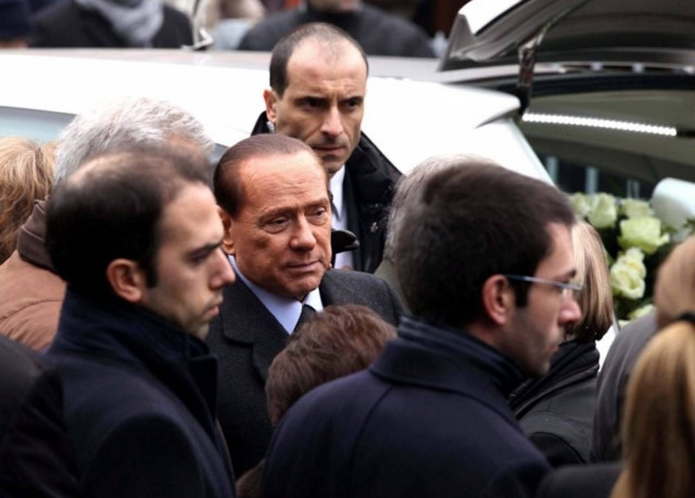 Φυλάκιση 5 ετών αντιμετωπίζει ο Μπερλουσκόνι